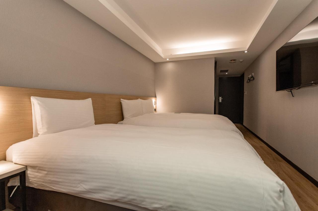 Hub Hotel Huyện Thổ Thành Ngoại thất bức ảnh