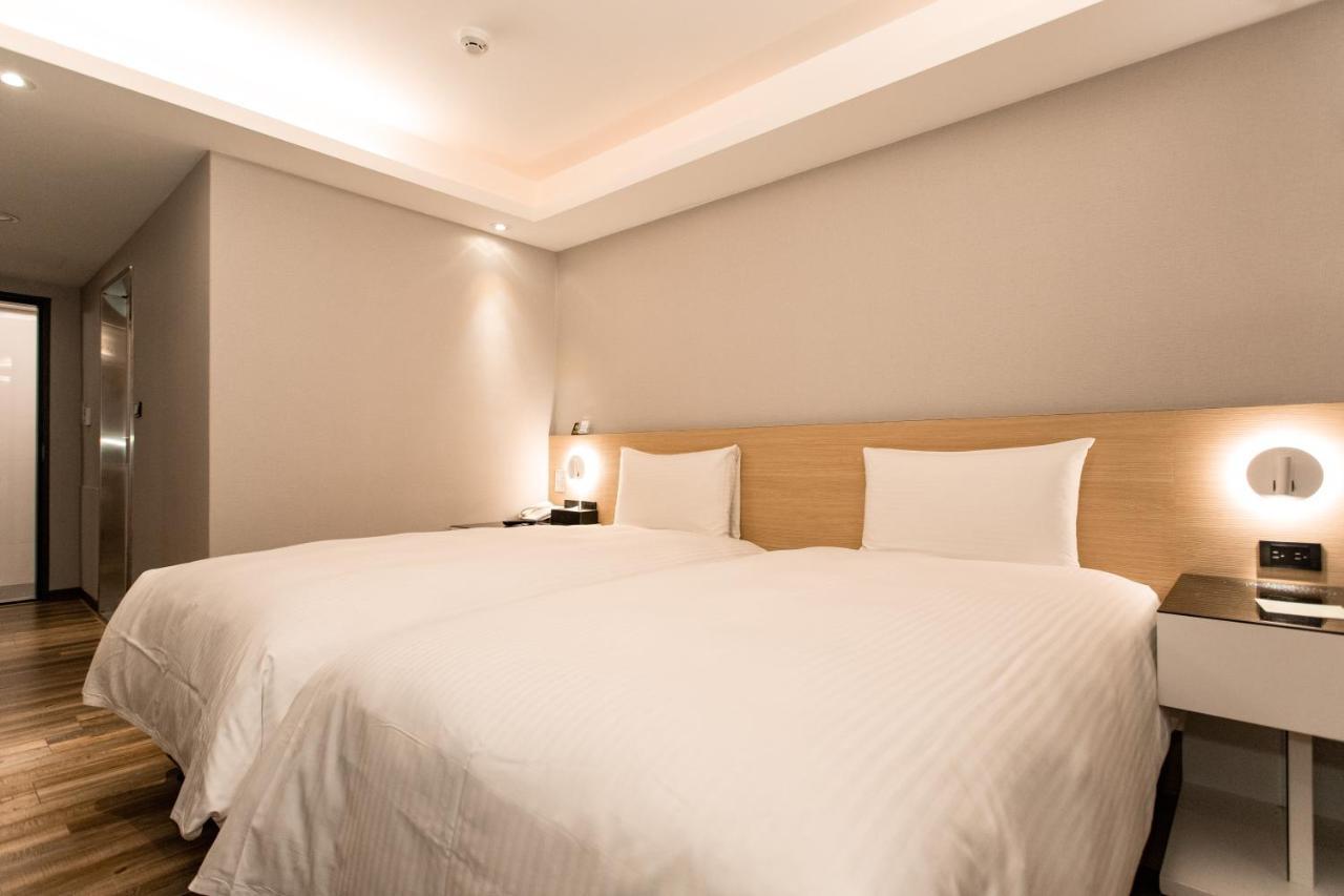 Hub Hotel Huyện Thổ Thành Ngoại thất bức ảnh